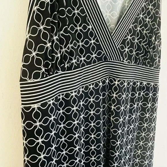 Max Studio Monochrome Patterned maxi Dress - Picture 3 of 5